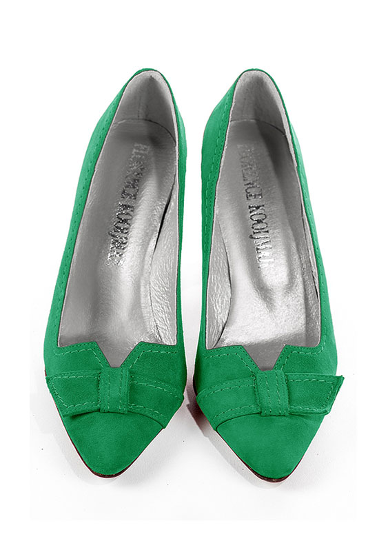 Emerald green women's dress pumps, with a knot on the front. Tapered toe. High kitten heels. Top view - Florence KOOIJMAN